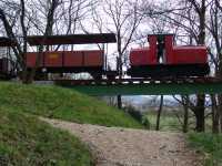 Der erste Zug auf der neuen kleinen Brücke [Thomas Bauer/2008]