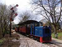 Die Abelia fährt in den Bahnhof Baumschulsee ein [Thomas Bauer/2008]